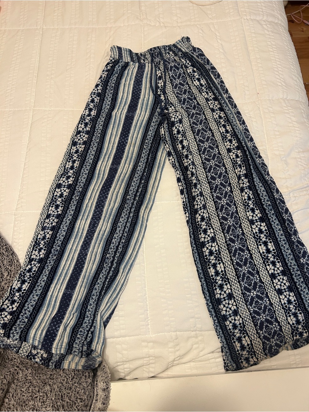 Mudd Boho Wide-Leg Stripe Print Pants - Navy